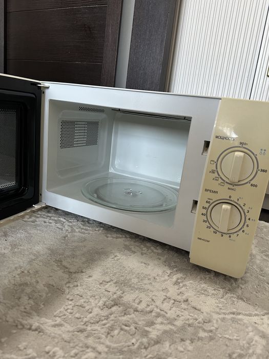 Продам микроволновую печь LG