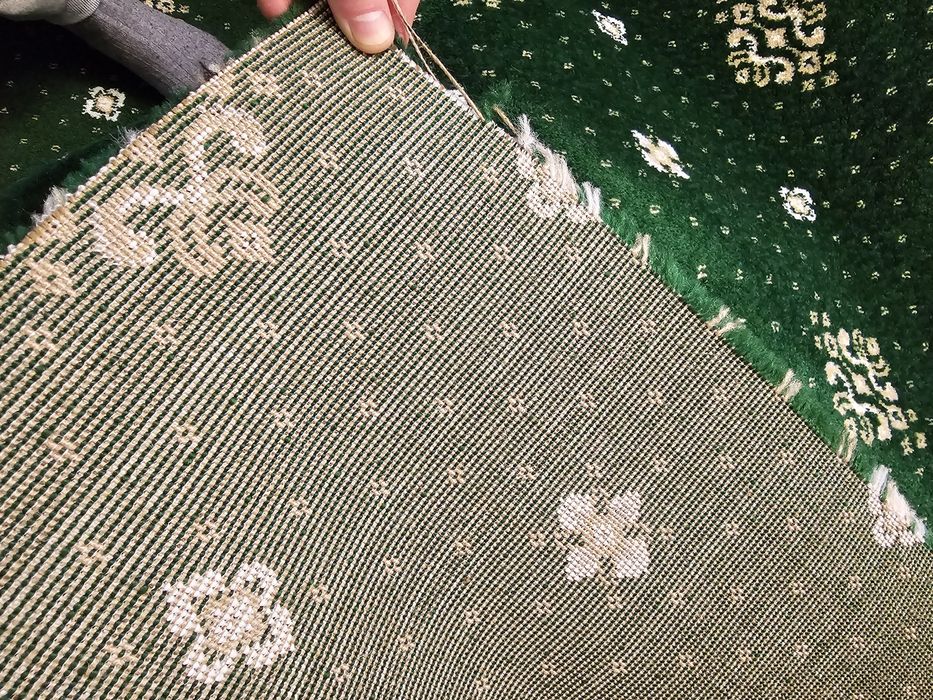 Продам ковёр новый