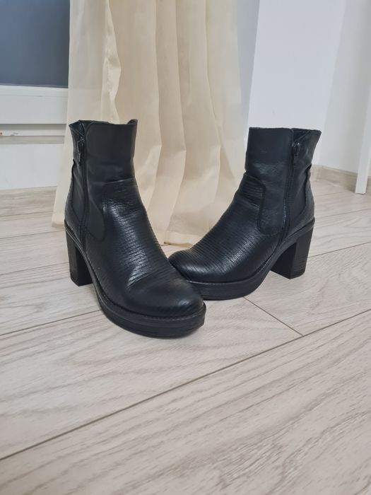 Ghete piele nr37.  190