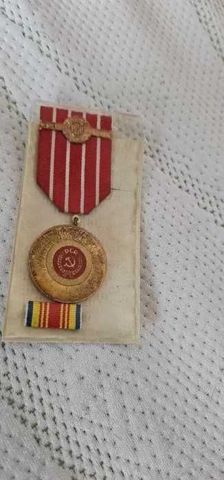 medalii  epoca comunista diverse modele