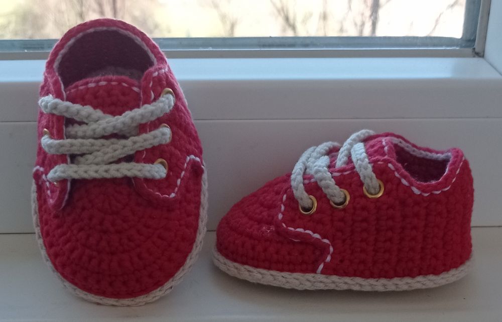 Плетени бебешки маратонки