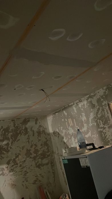 Execut lucrări de amenajări interioare