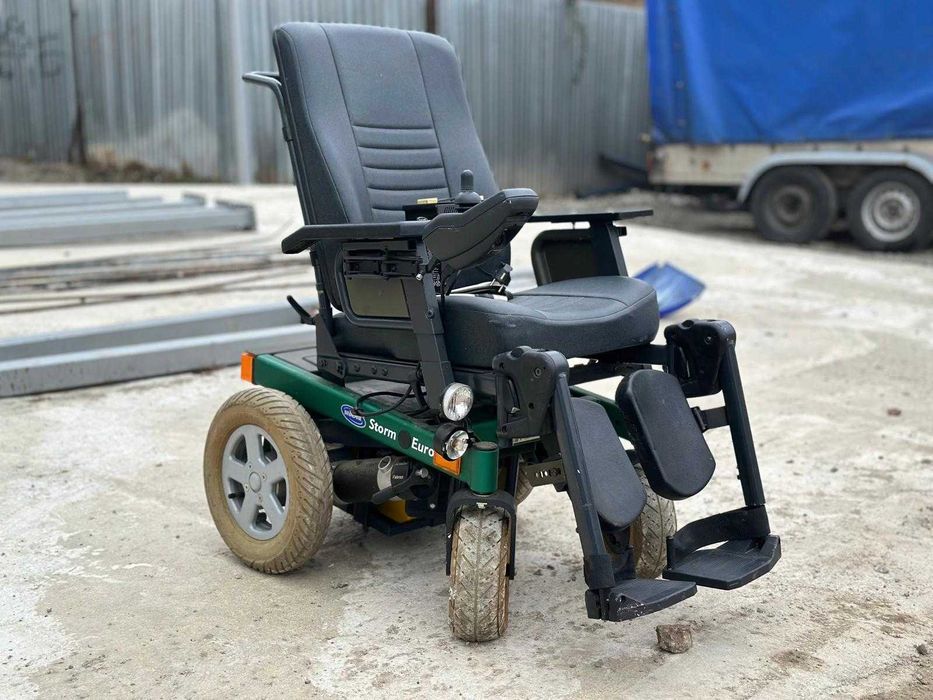 Акумулаторна инвалидна количка Invacare  Инвалиден стол