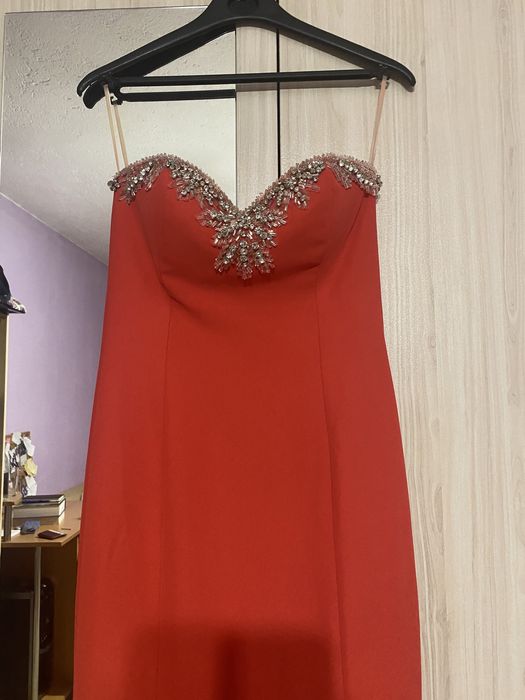 Официална рокля