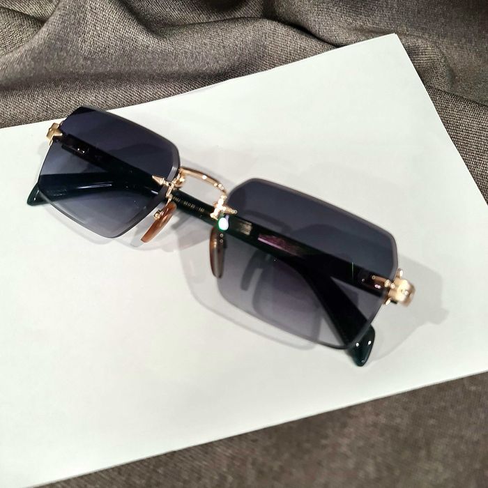 Солнцезащитные очки DB.