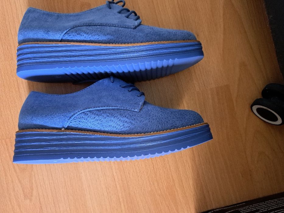 Сини велурени обувки MeiMall