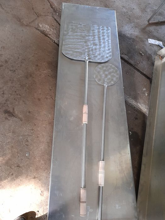 Paleta inox pentru pizza.