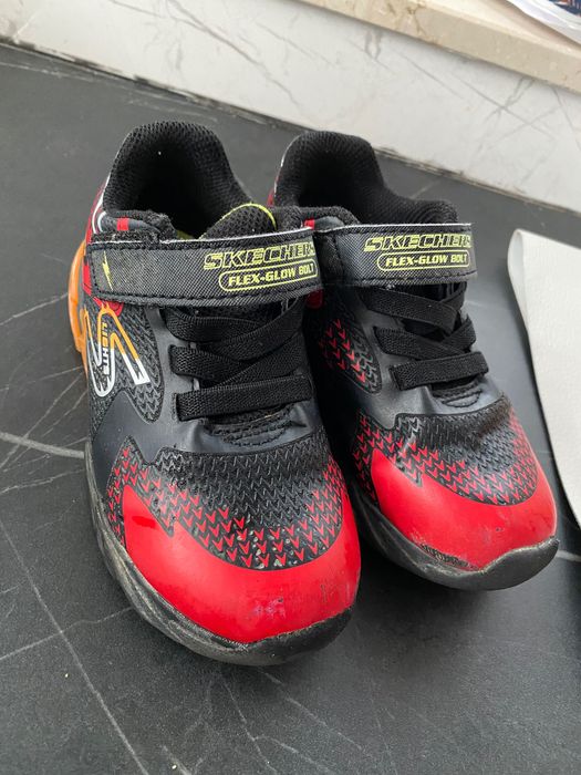 Adidași Skechers mărimea 26