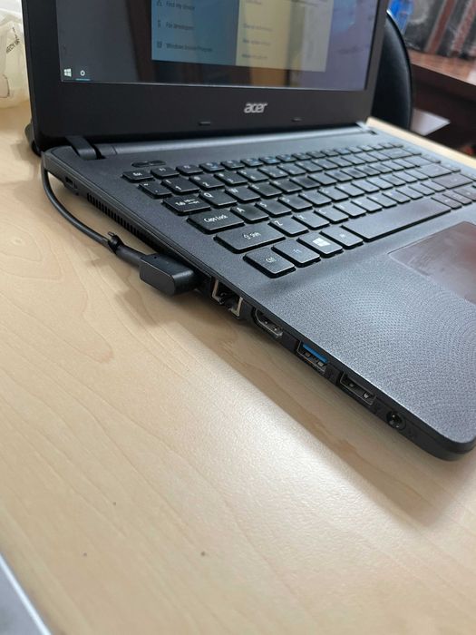 Laptop Acer Aspire ES1-411 Z8A - SSD 120GB, 8GB RAM