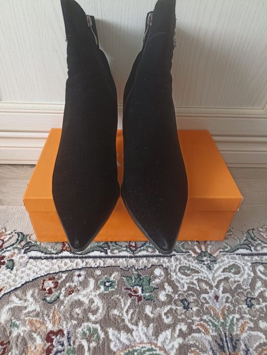 Продам женскую обувь