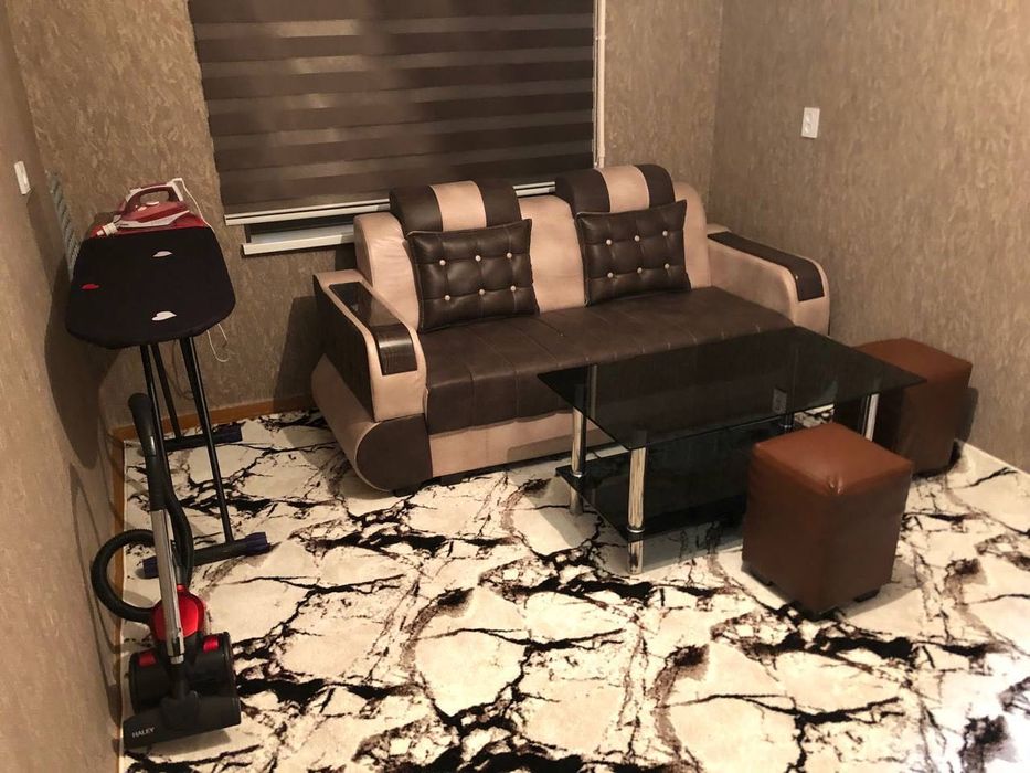 Сдается 2х комнатная квартира 
С обстановкой 
В горде Алмалыке