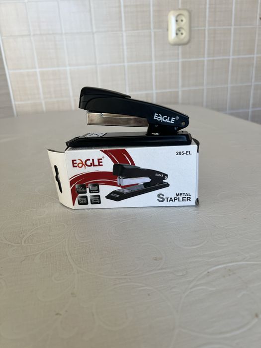 Степлер новый концелярский