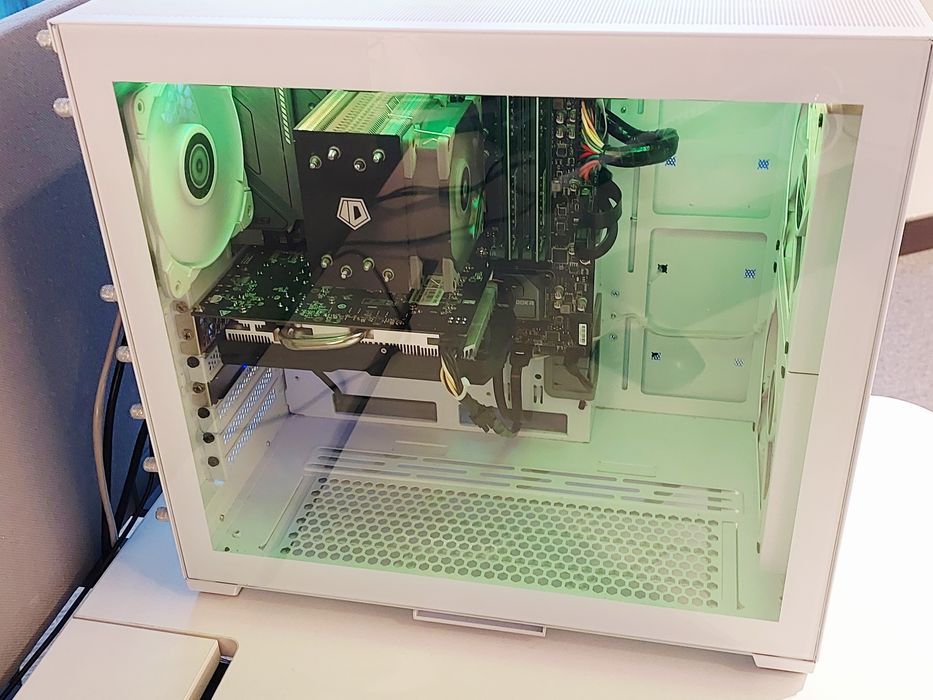 Мощьный компьютер для игр и разработки. Подходит для любых задач