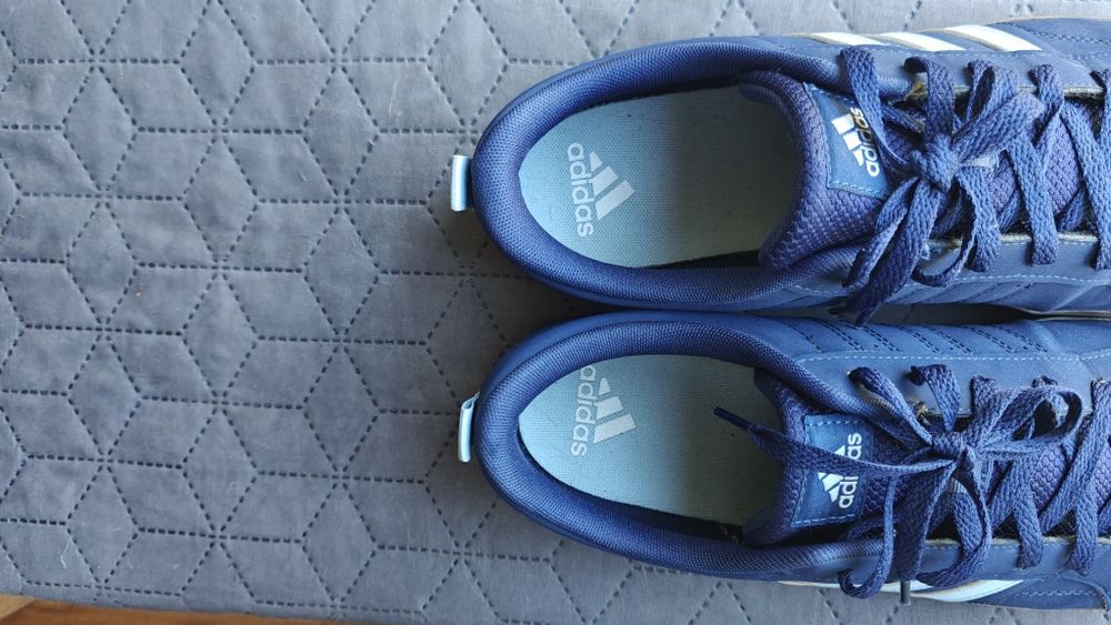 Обувки Адидас в отлично състояние