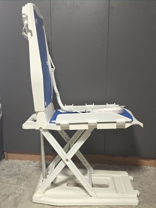 Кресло подъемник для ванны и комнаты