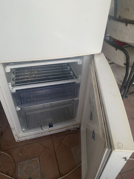 Vand frigider in stare buna