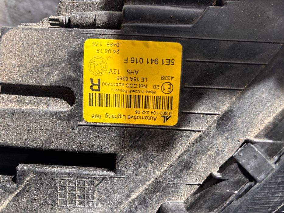 Десен фар • Škoda Octavia III (2013–2020)