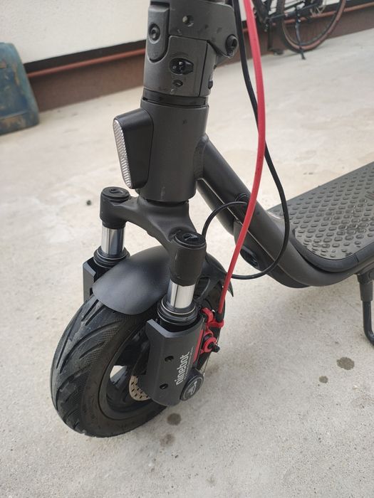 Trotineta Segway nNinebot F2 Pro an 2025