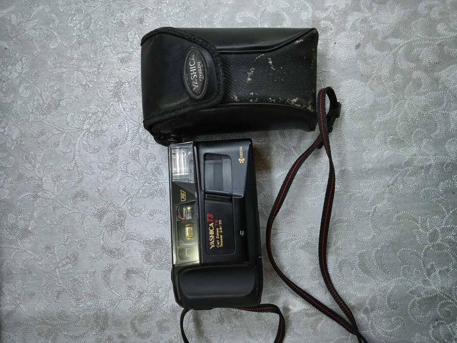 Фотоапарат -Yashica T3 AF