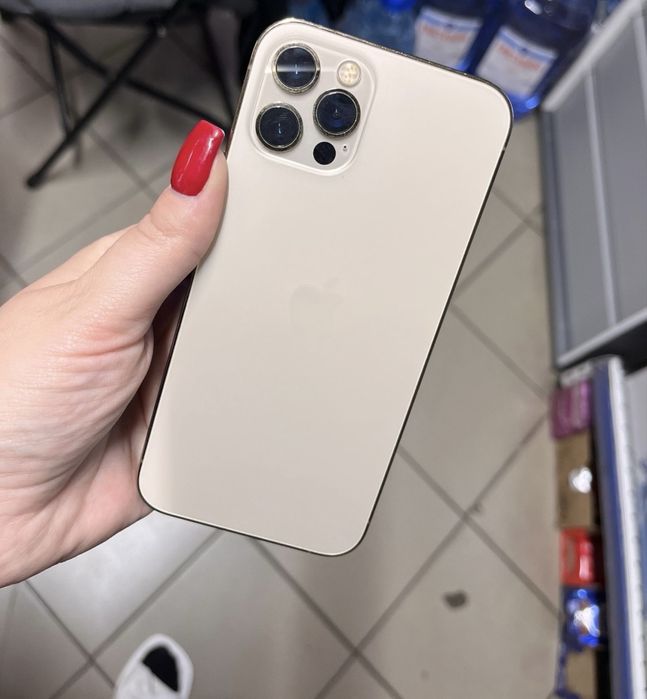 Продам срочно Iphone 12 pro 128 gb