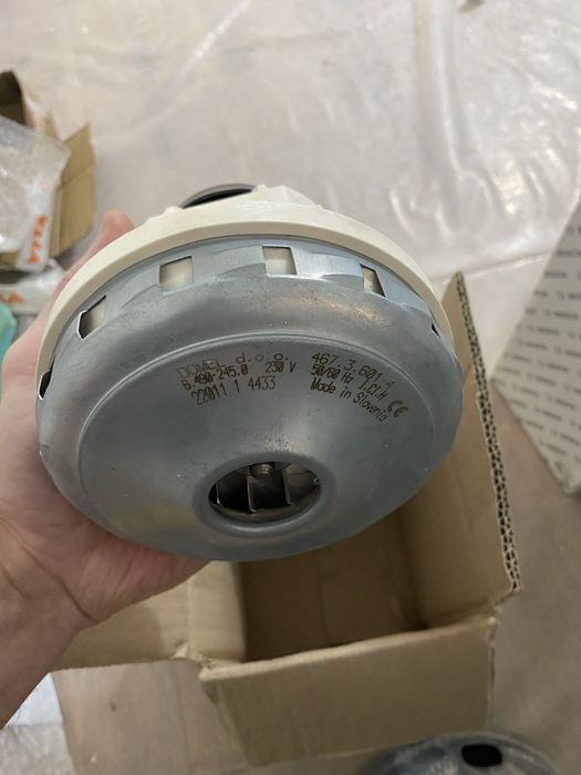 Продам двигатель на пылесос Bosch gas 35 l sfc +.