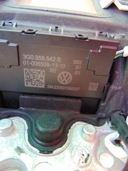 Volan piele cu comenzi VW Golf 8 Polo T Cross ID4 ID3 comenzi cu touch modul volan Passat 3g5 b8 T6 cod 6380998