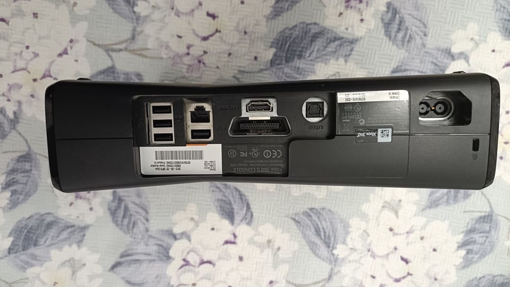 XBOX 360 modat cu jocuri