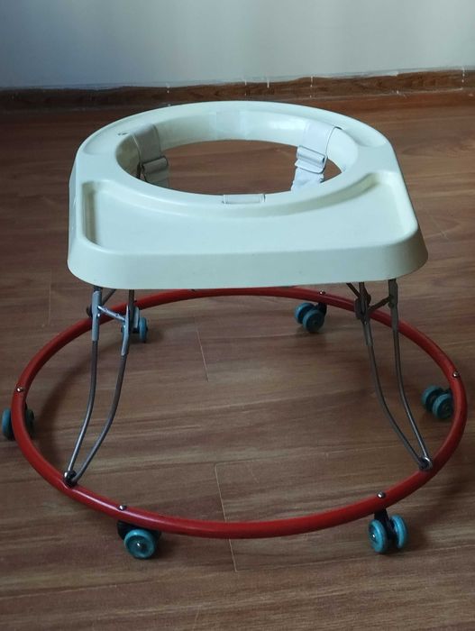 Мебель деткая кровать ходунки шкаф