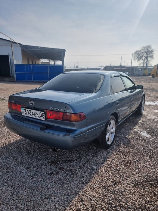 Тойота камри 25 2000год