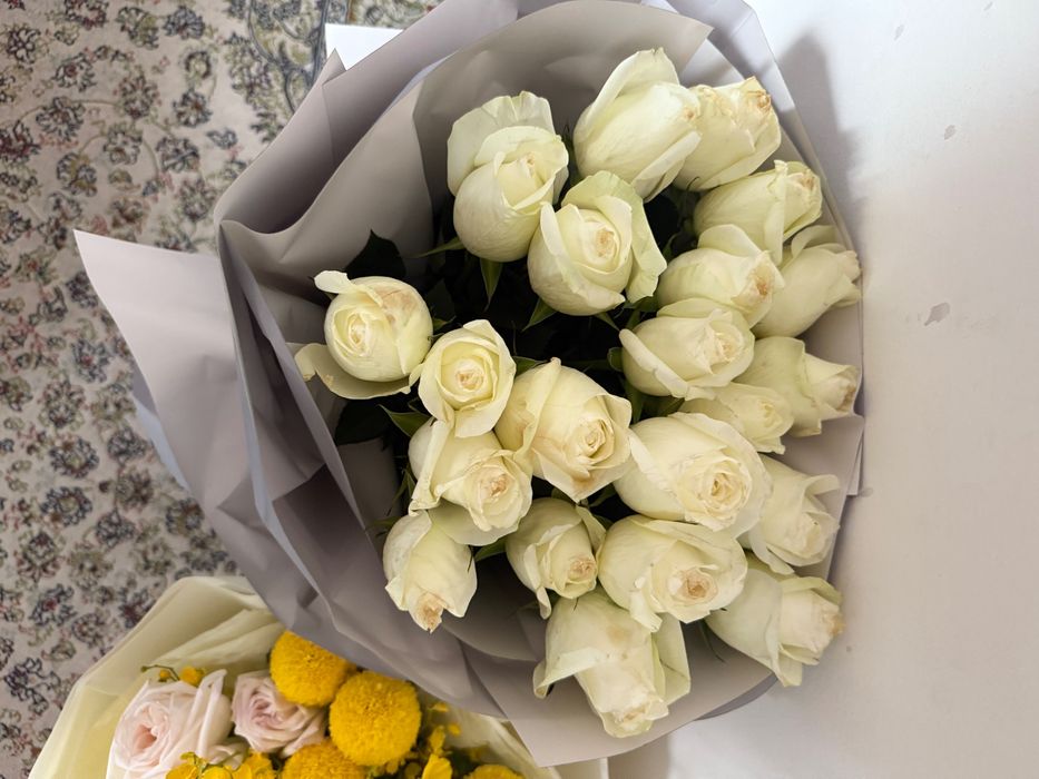 Цветы свежие, сегодняшнии