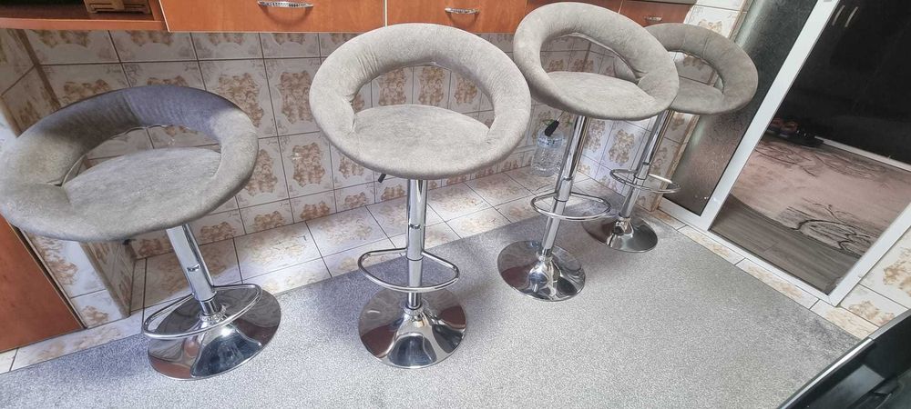 scaune bar retapitate