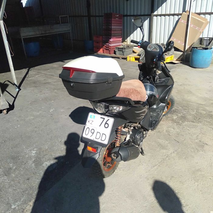 Al Ll 49CC скутер