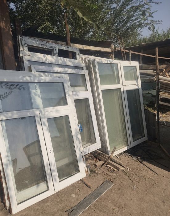 Окно и дверь продам срочно