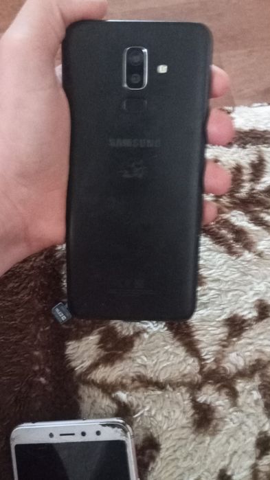 Продам два телефона