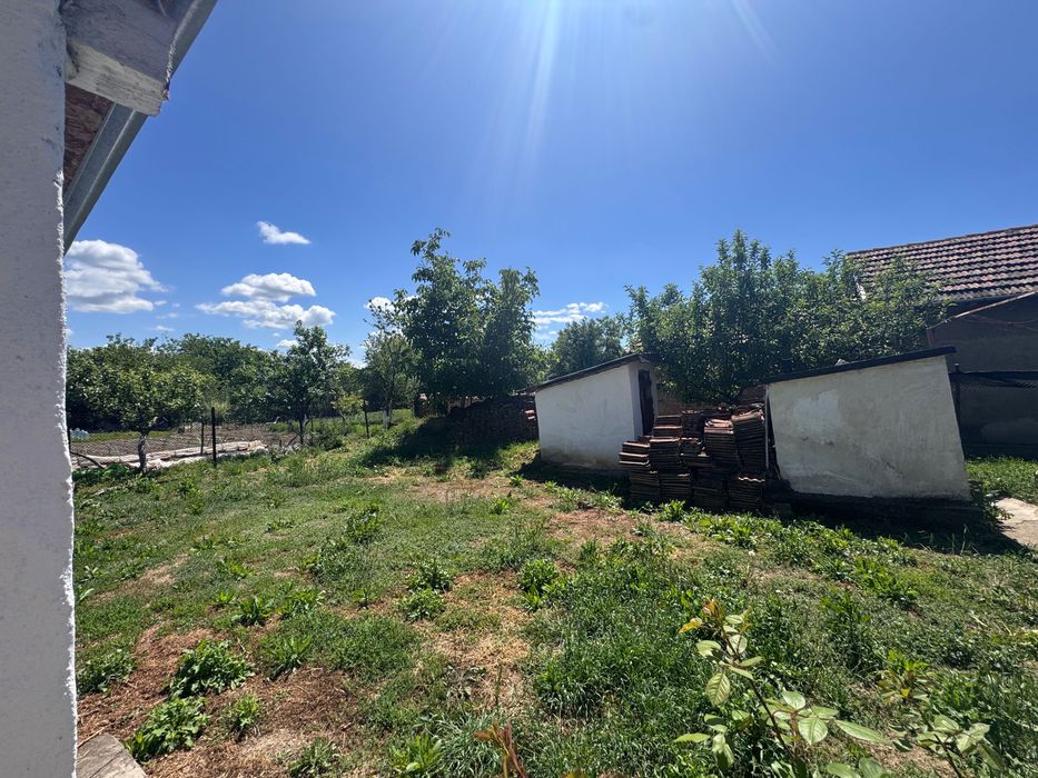 Продава се Къща в с. Бреница, Област Плевен - 500 кв.м за 100 €/кв.м - Снимка #10