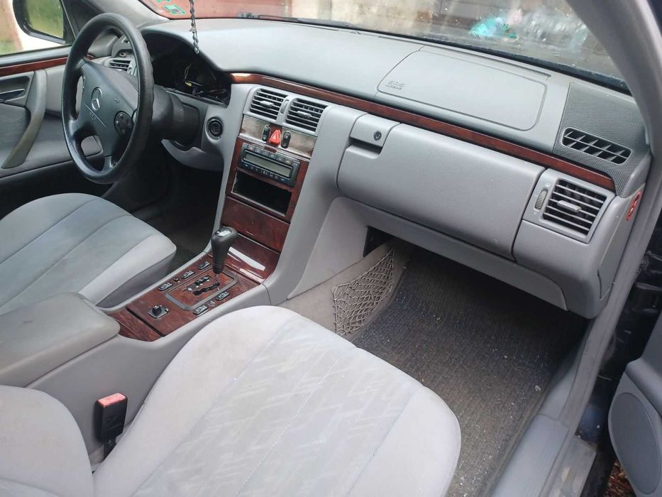 Mercedes e240 на части