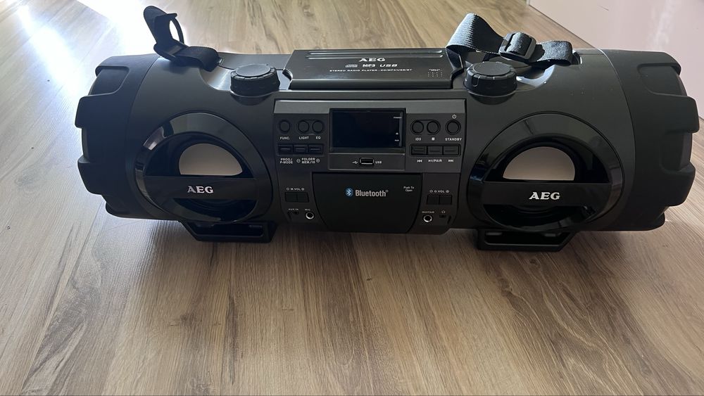 AEG  SR 4360  Преносима аудио система