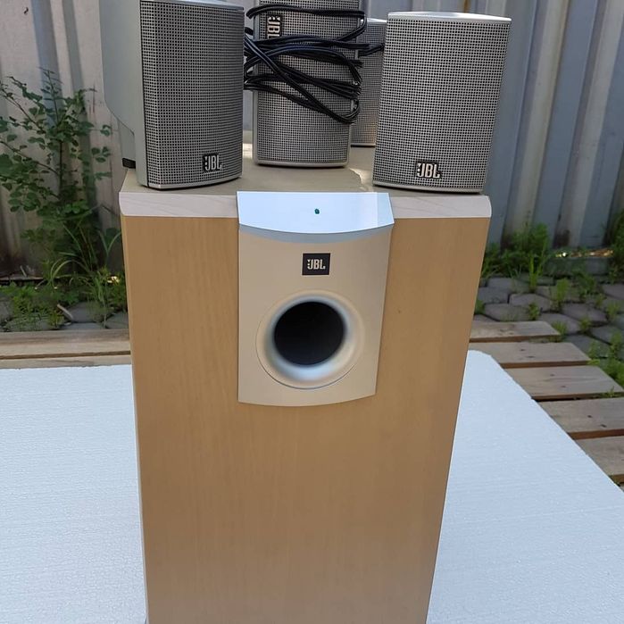 Сабвуфер и колонки