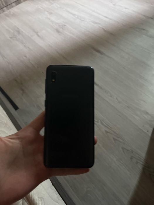 продам. самсунг а10 дешевл