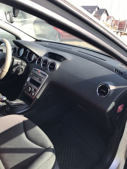 Plasa Bord Peugeot 308 1.6 hdi an 2010