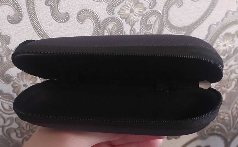 Доставка. Футляр для очков с крючком