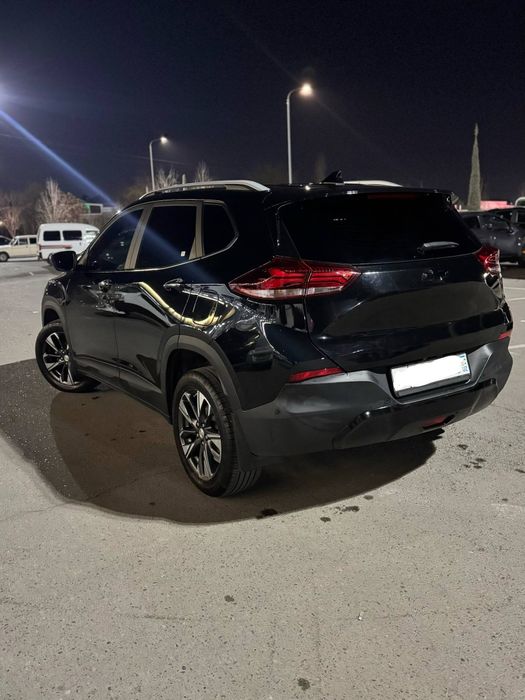 Tracker 2 Premier Plus sotiladi