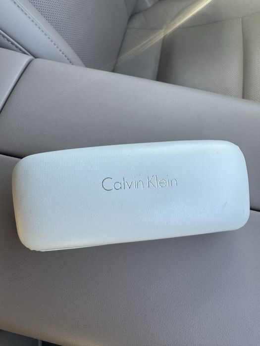 Очки солнцезащитные Calvin Klein