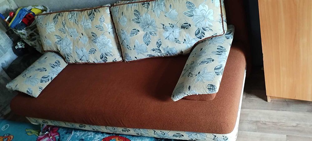 Диван продам в хорошем состоянии