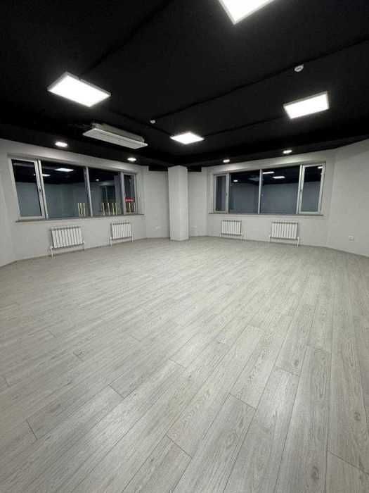 Сдаётся просторное коммерческое помещение в центре Мирабада Сквер KFC