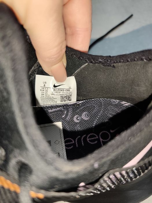 Маратонки Nike  39 номер