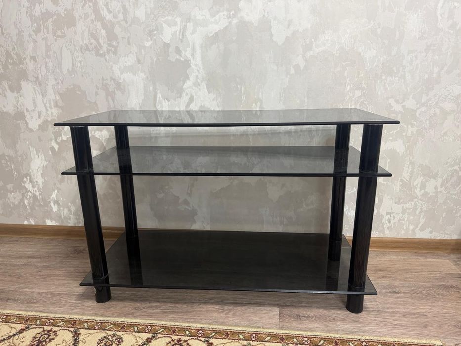 Продам стол в идеальном состояние