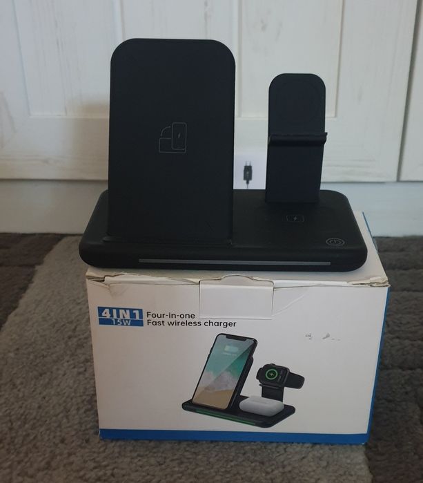 Безжично зарядно за  Iphone 4 в 1