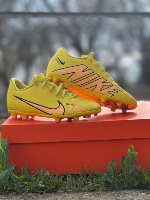 Nike Mercurial Vapor 15
Размер- 36- 23см
Цена- 110лв