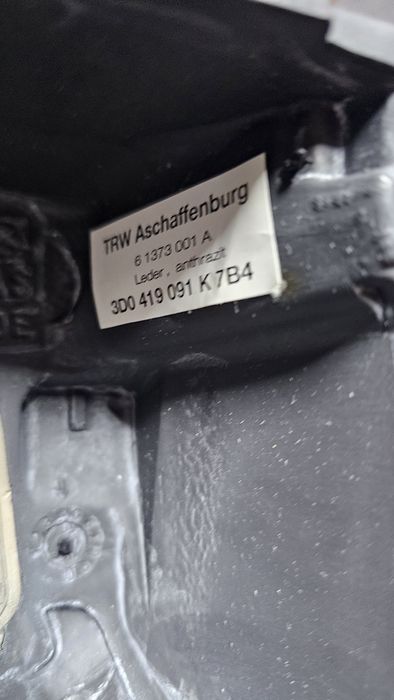 Volan piele nou original Volkswagen Phaeton / Touareg 2002 - 2010

Cod